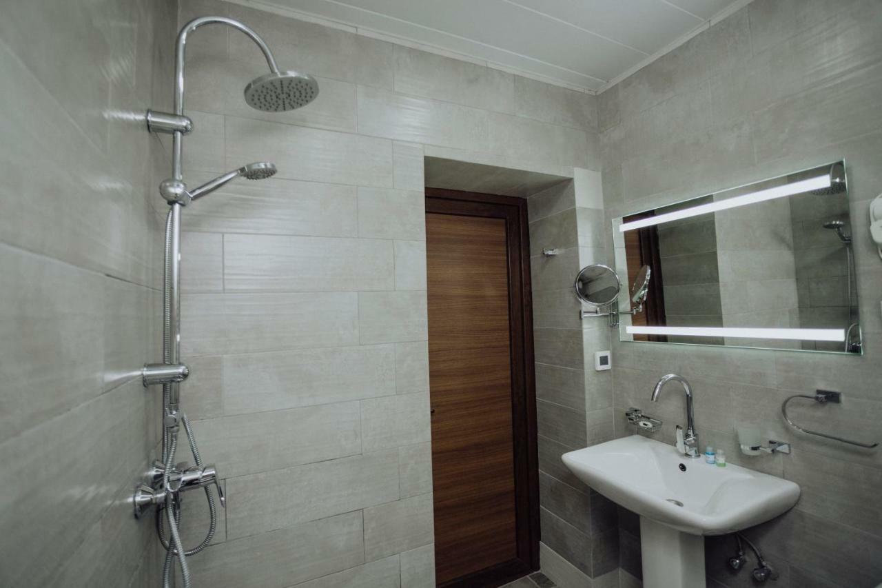 Larda Hotell Mestia Exteriör bild