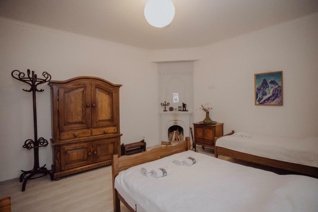 Larda Hotell Mestia Exteriör bild